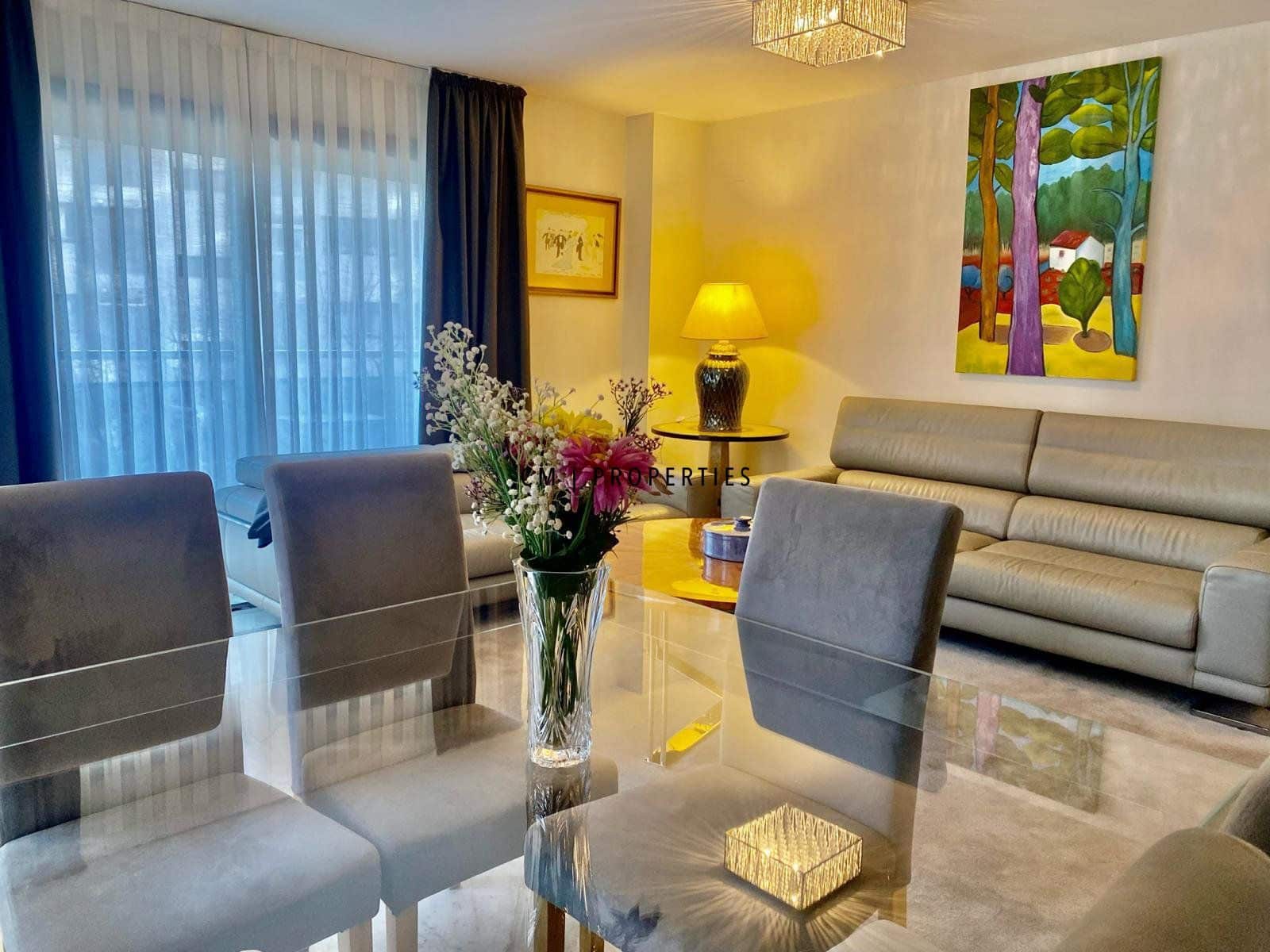 4 slaapkamer Flat te huur in Valencia stad met garage - € 2.500 (Ref: 8617840)
