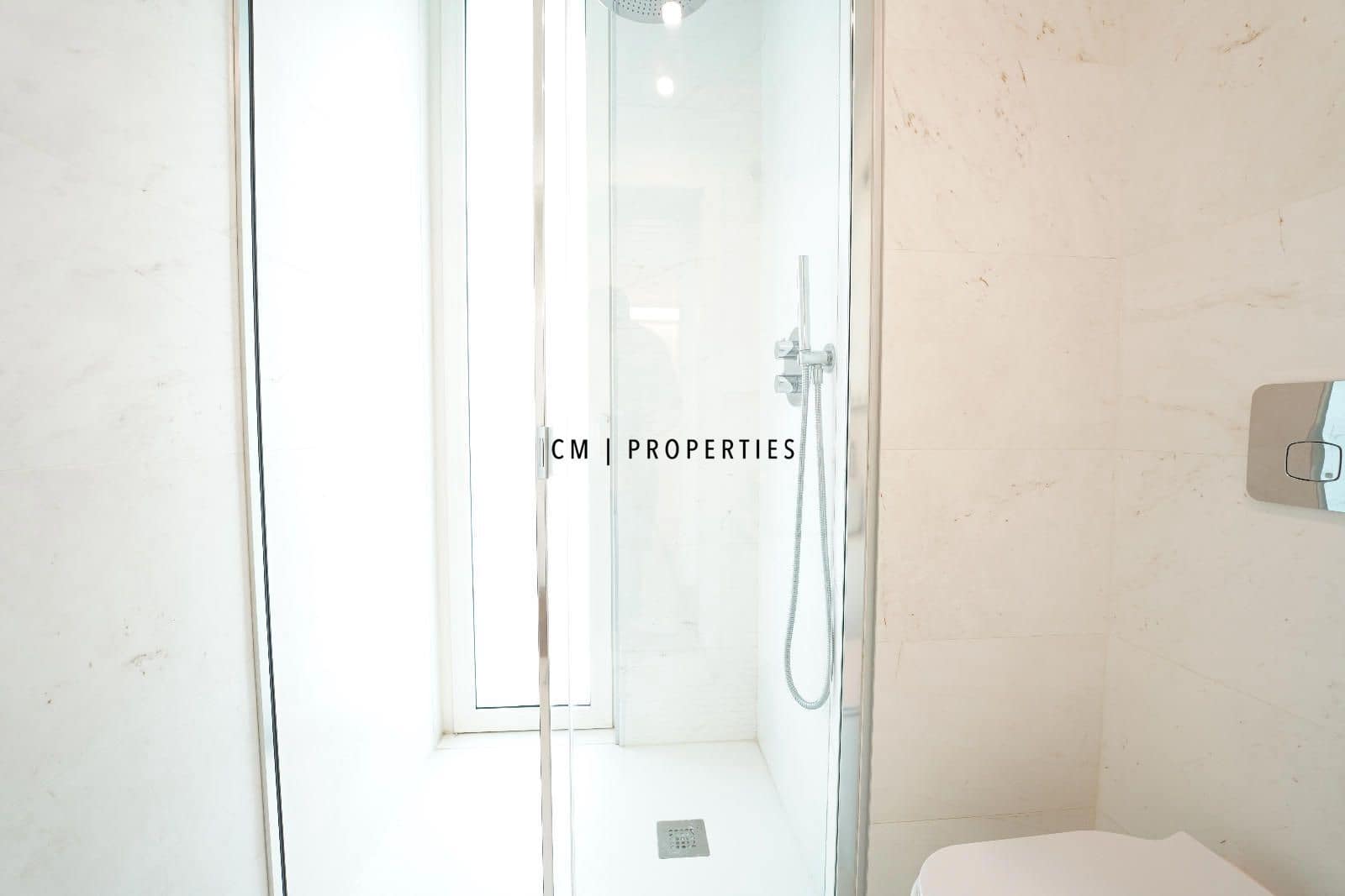 2 sovrum Lägenhet att hyra i Valencia stad med pool garage - 2 900 € (Ref: 8628242)