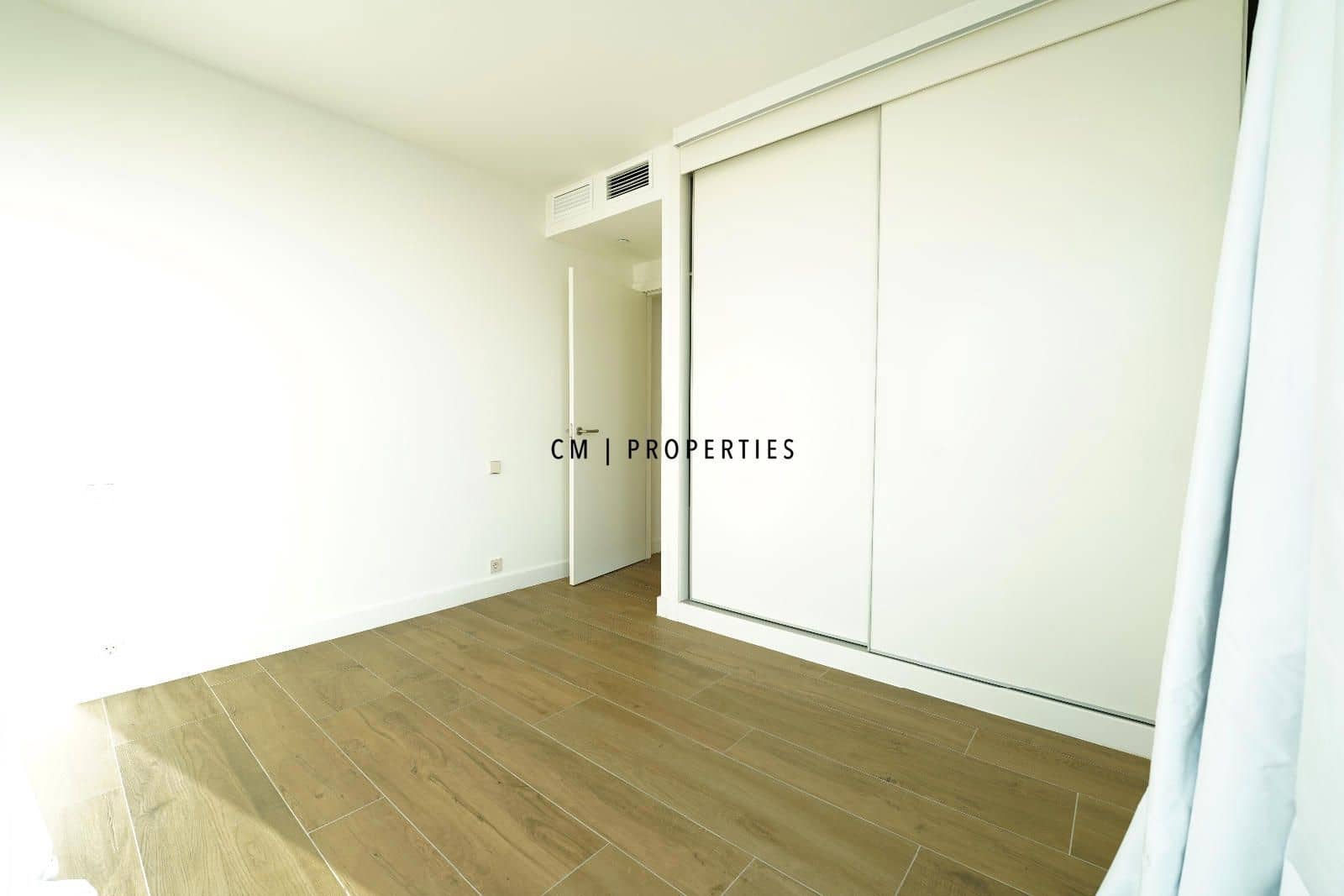 2 sovrum Lägenhet att hyra i Valencia stad med pool garage - 2 900 € (Ref: 8628242)