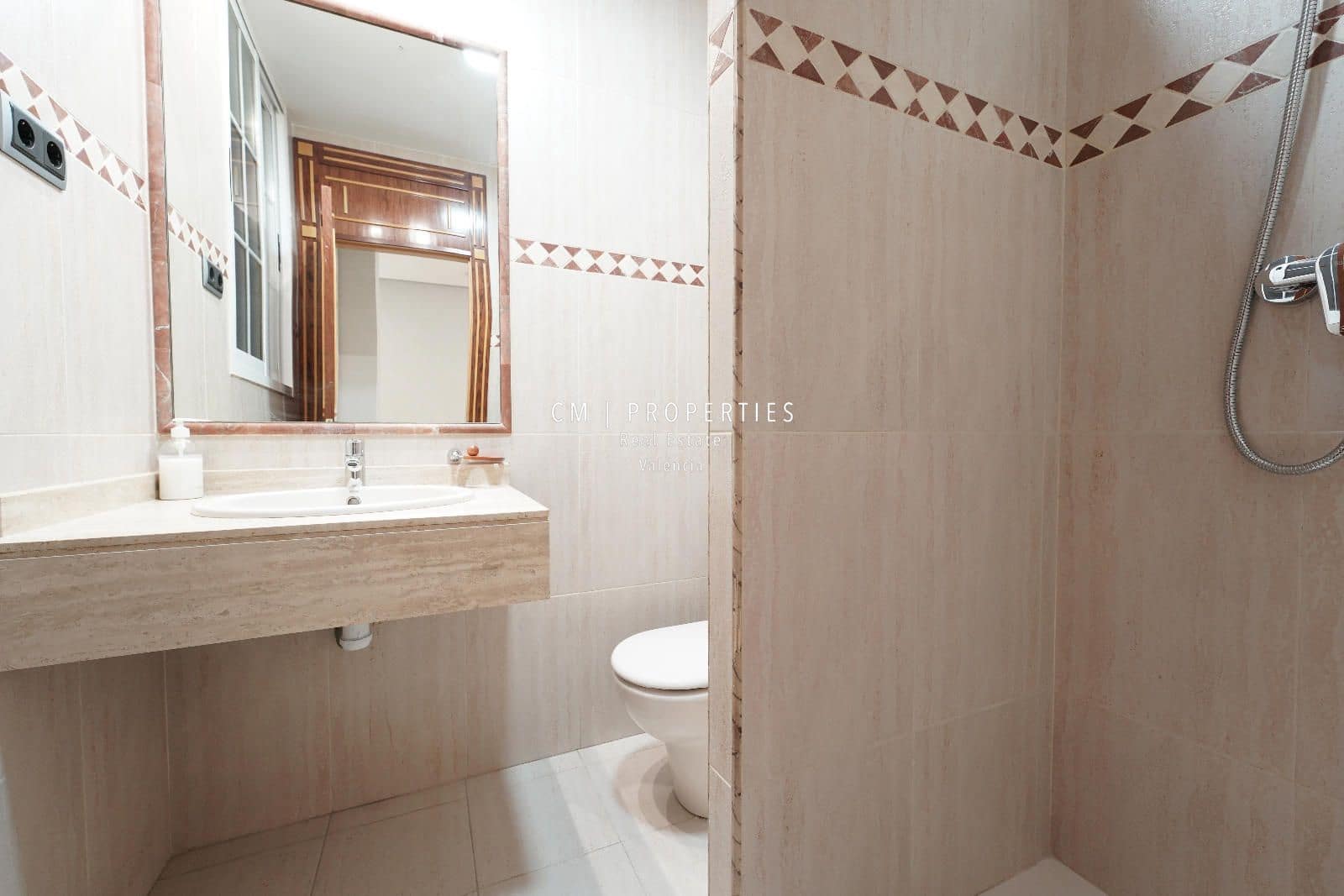 2 quarto Apartamento para arrendar em Valencia cidade - 1 300 € (Ref: 8655356)