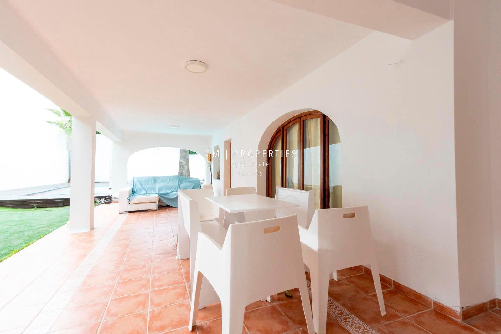 5 bedroom Villa for rent in Paterna with pool garage - € 4,000 (Ref: 8655919)