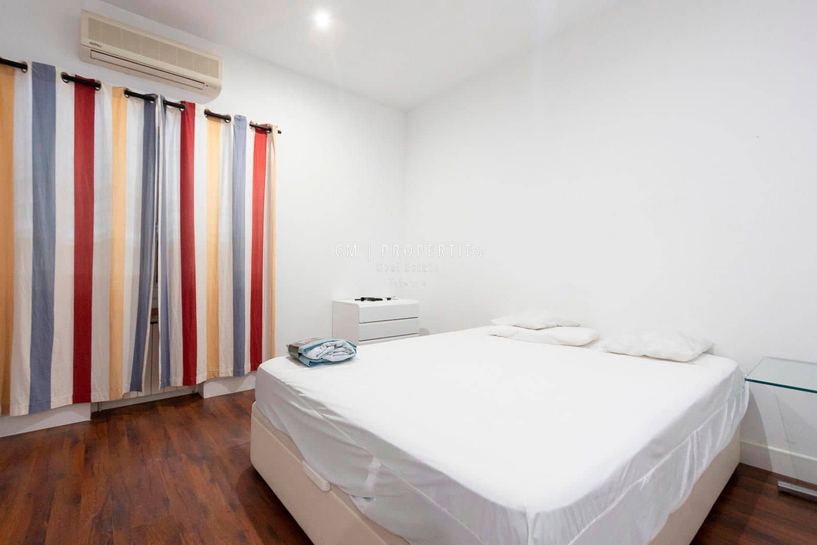 5 bedroom Villa for rent in Paterna with pool garage - € 4,000 (Ref: 8655919)