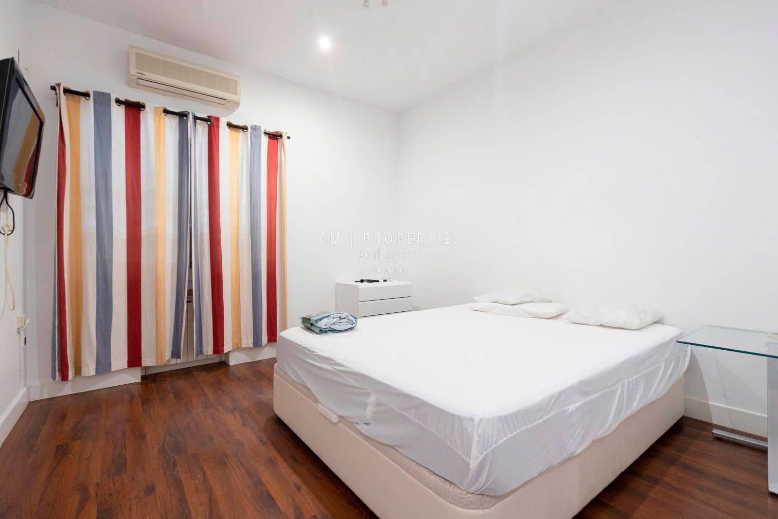 5 bedroom Villa for rent in Paterna with pool garage - € 4,000 (Ref: 8655919)