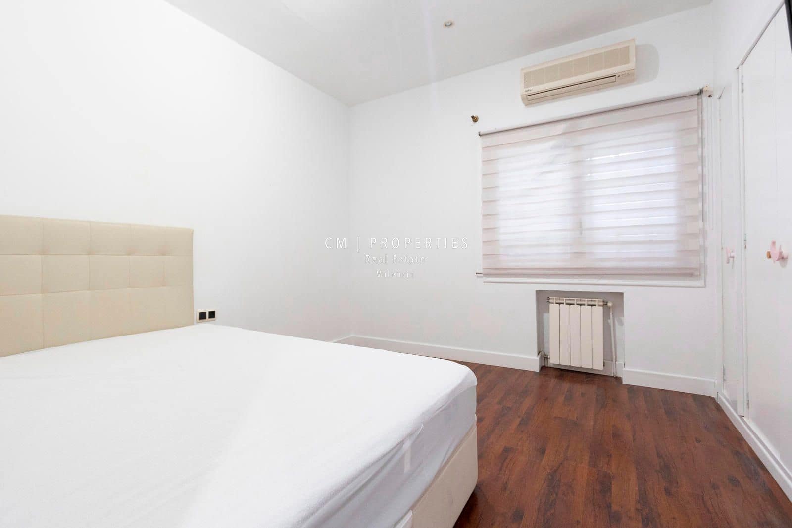 5 bedroom Villa for rent in Paterna with pool garage - € 4,000 (Ref: 8655919)