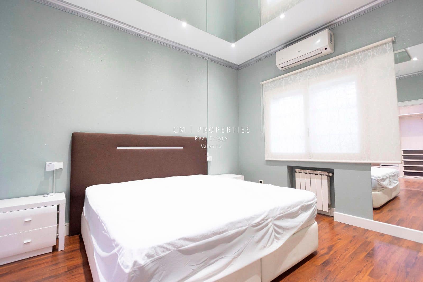 5 bedroom Villa for rent in Paterna with pool garage - € 4,000 (Ref: 8655919)