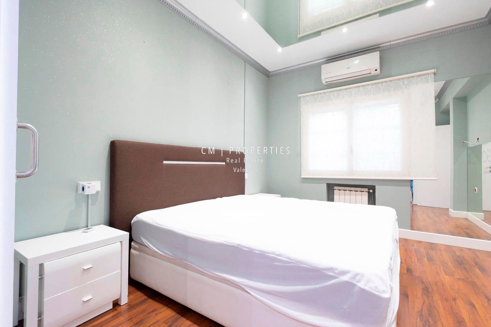 5 bedroom Villa for rent in Paterna with pool garage - € 4,000 (Ref: 8655919)