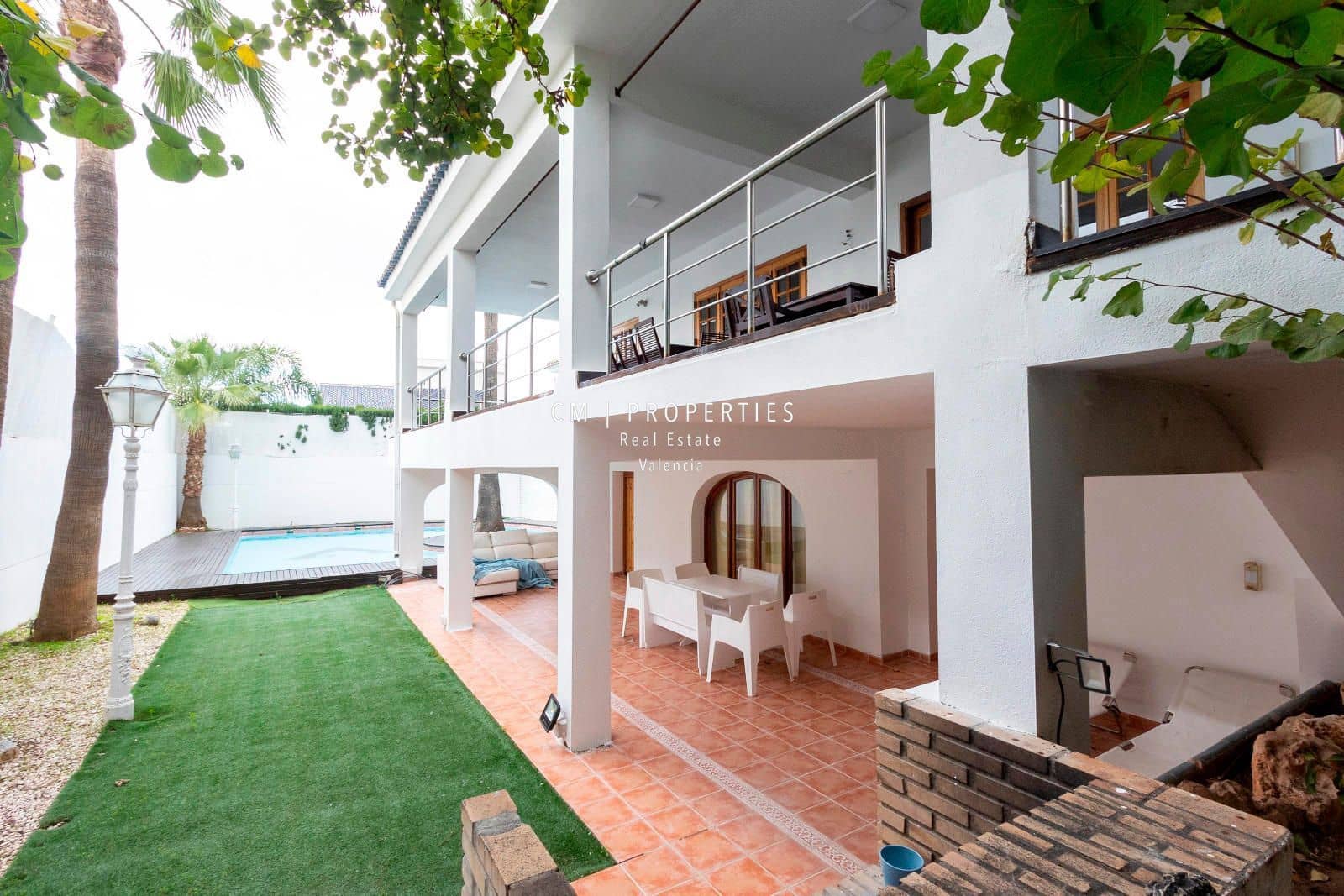 5 bedroom Villa for rent in Paterna with pool garage - € 4,000 (Ref: 8655919)