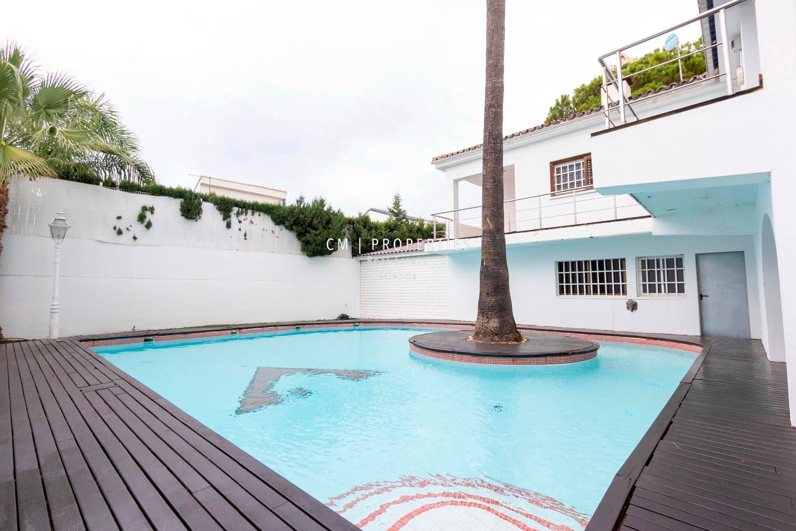 5 bedroom Villa for rent in Paterna with pool garage - € 4,000 (Ref: 8655919)