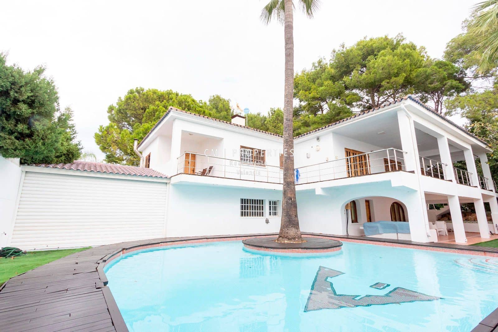 5 bedroom Villa for rent in Paterna with pool garage - € 4,000 (Ref: 8655919)