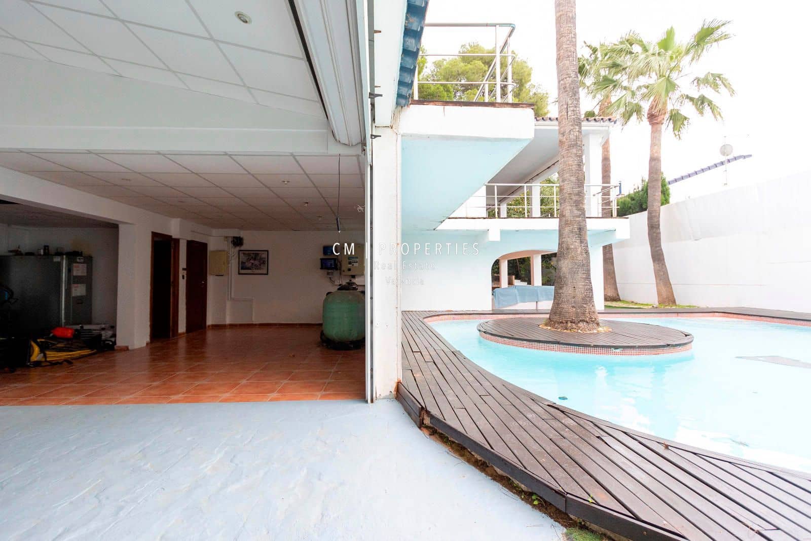 5 bedroom Villa for rent in Paterna with pool garage - € 4,000 (Ref: 8655919)