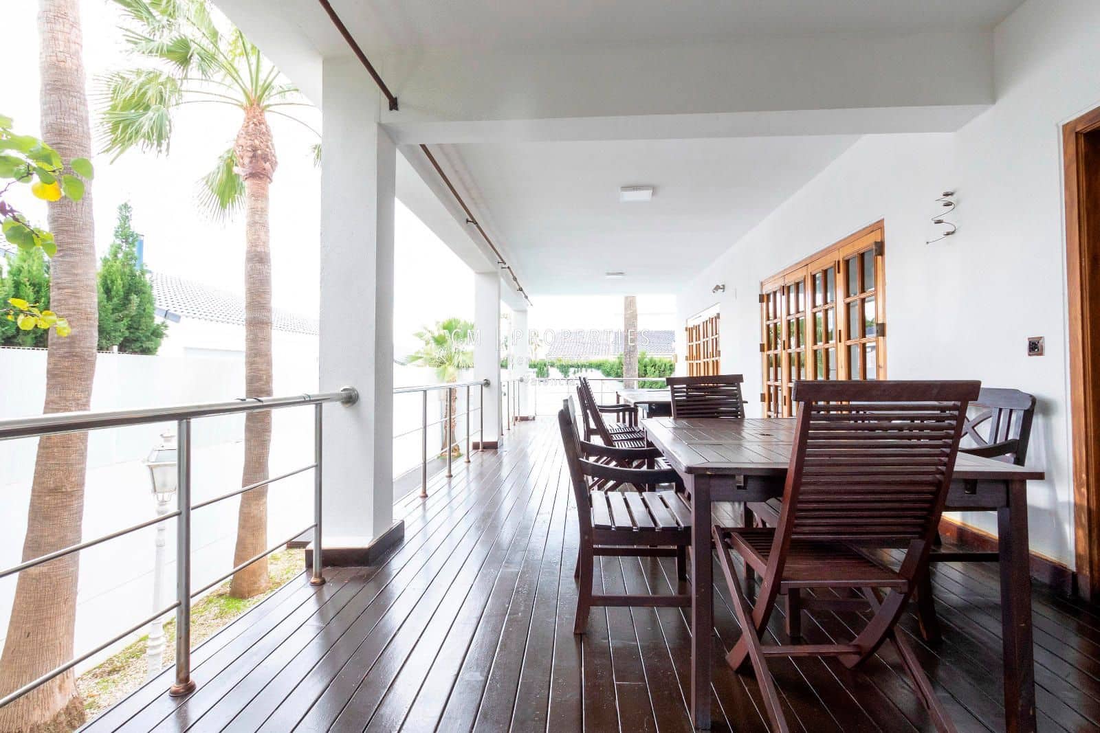 5 bedroom Villa for rent in Paterna with pool garage - € 4,000 (Ref: 8655919)