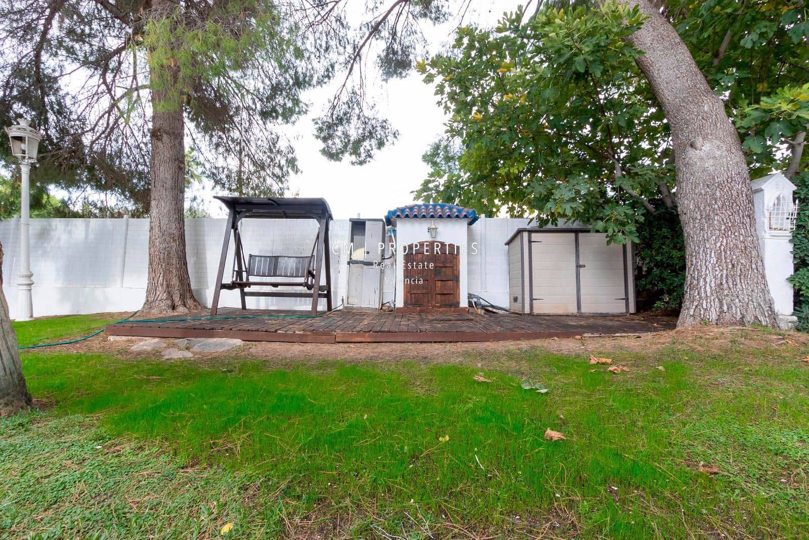 5 bedroom Villa for rent in Paterna with pool garage - € 4,000 (Ref: 8655919)