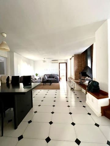 2 sovrum Takvåning att hyra i L'Eixample, Valencia stad - 1 600 € (Ref: 8681031)