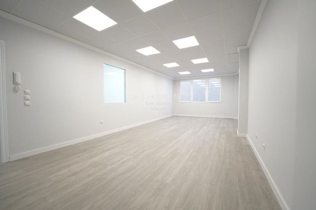 Kantoor te huur in Nou Moles, Valencia stad - € 820 (Ref: 8728653)