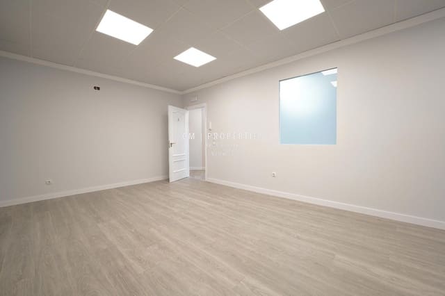Kantoor te huur in Nou Moles, Valencia stad - € 820 (Ref: 8728653)