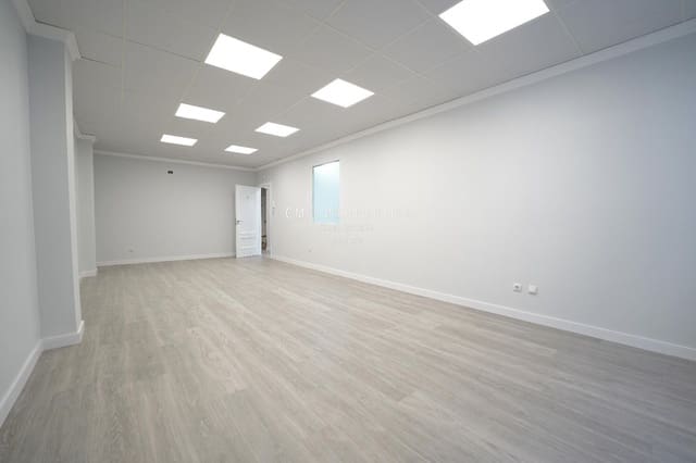 Kantoor te huur in Nou Moles, Valencia stad - € 820 (Ref: 8728653)