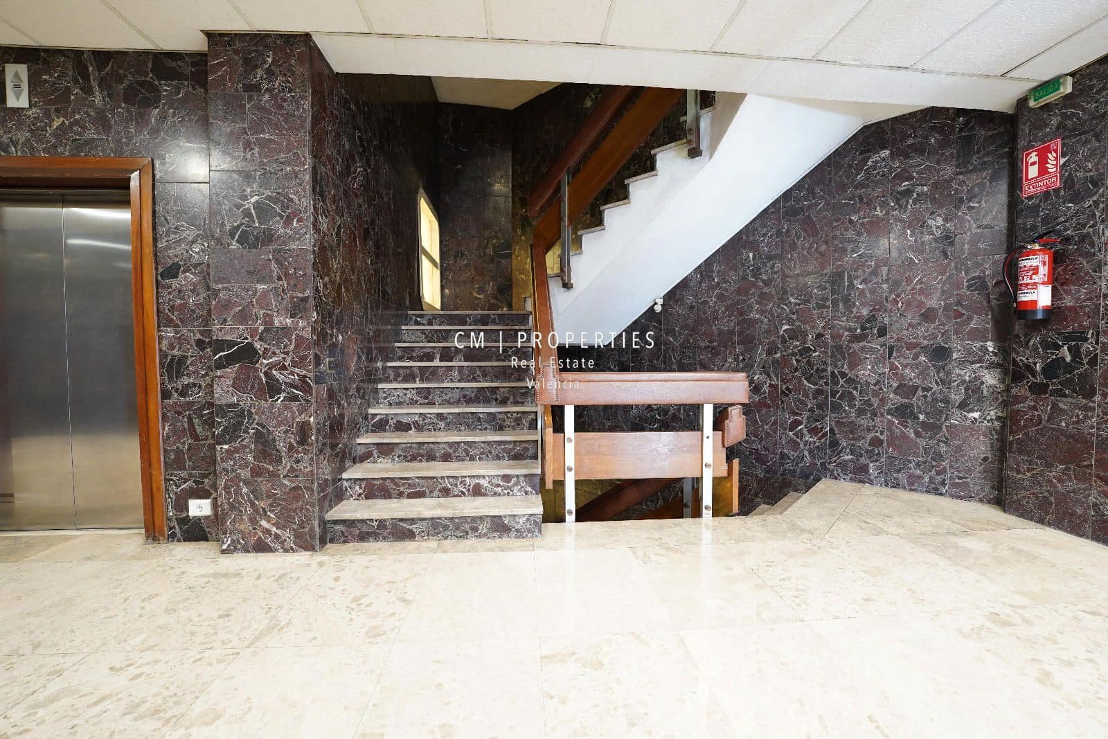Office for rent in Valencia city - € 820 (Ref: 8728653)