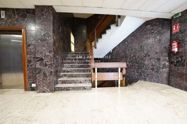 Kantoor te huur in Nou Moles, Valencia stad - € 820 (Ref: 8728653)