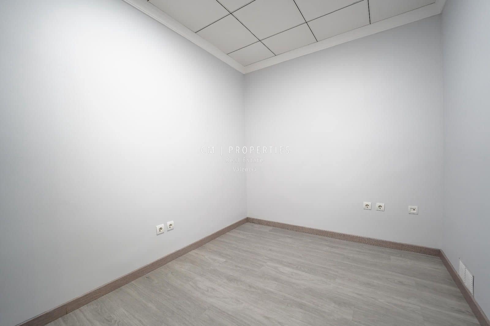 Office for rent in Valencia city - € 1,100 (Ref: 8728833)