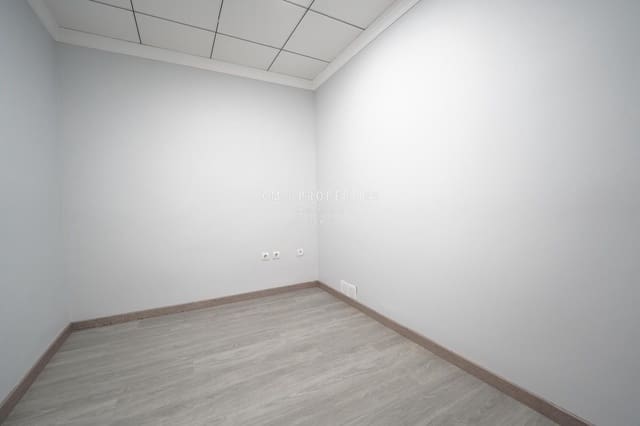 Kantoor te huur in Nou Moles, Valencia stad - € 1.100 (Ref: 8728833)