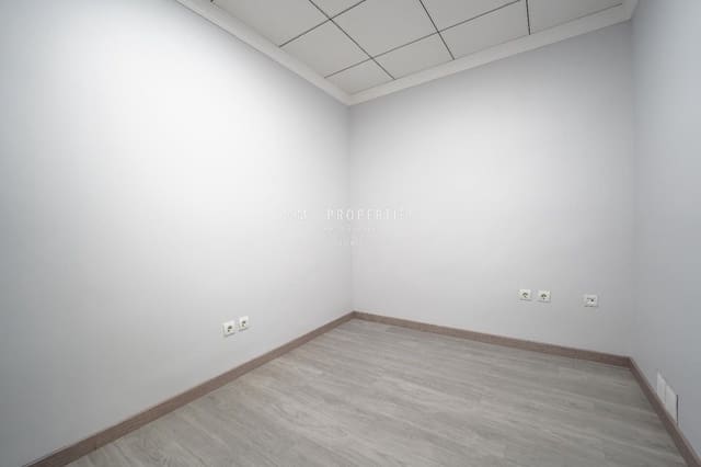 Kantoor te huur in Nou Moles, Valencia stad - € 1.100 (Ref: 8728833)