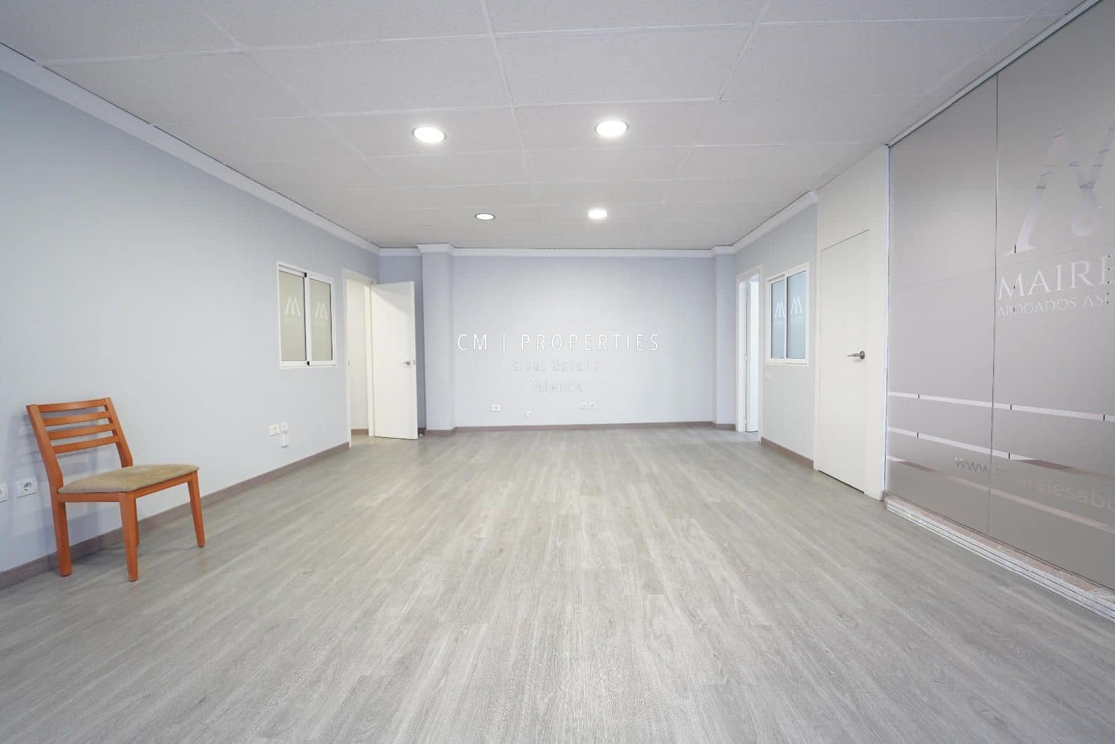 Office for rent in Valencia city - € 1,100 (Ref: 8728833)