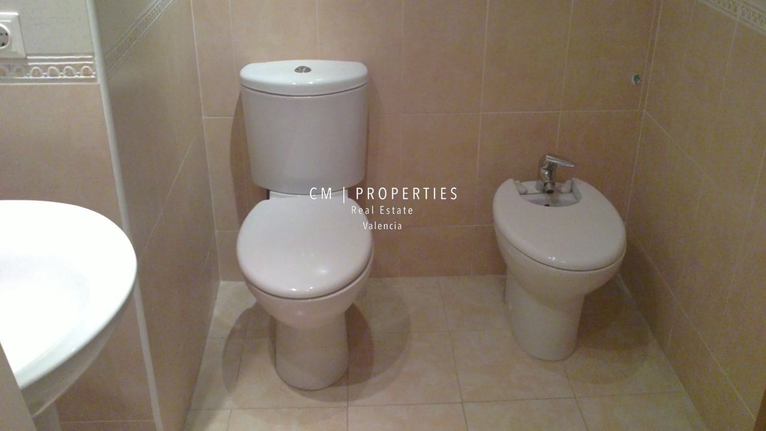 3 sypialnia Penthouse do wynajęcia w Paterna z basenem garażem - 1 750 € (Ref: 8751633)