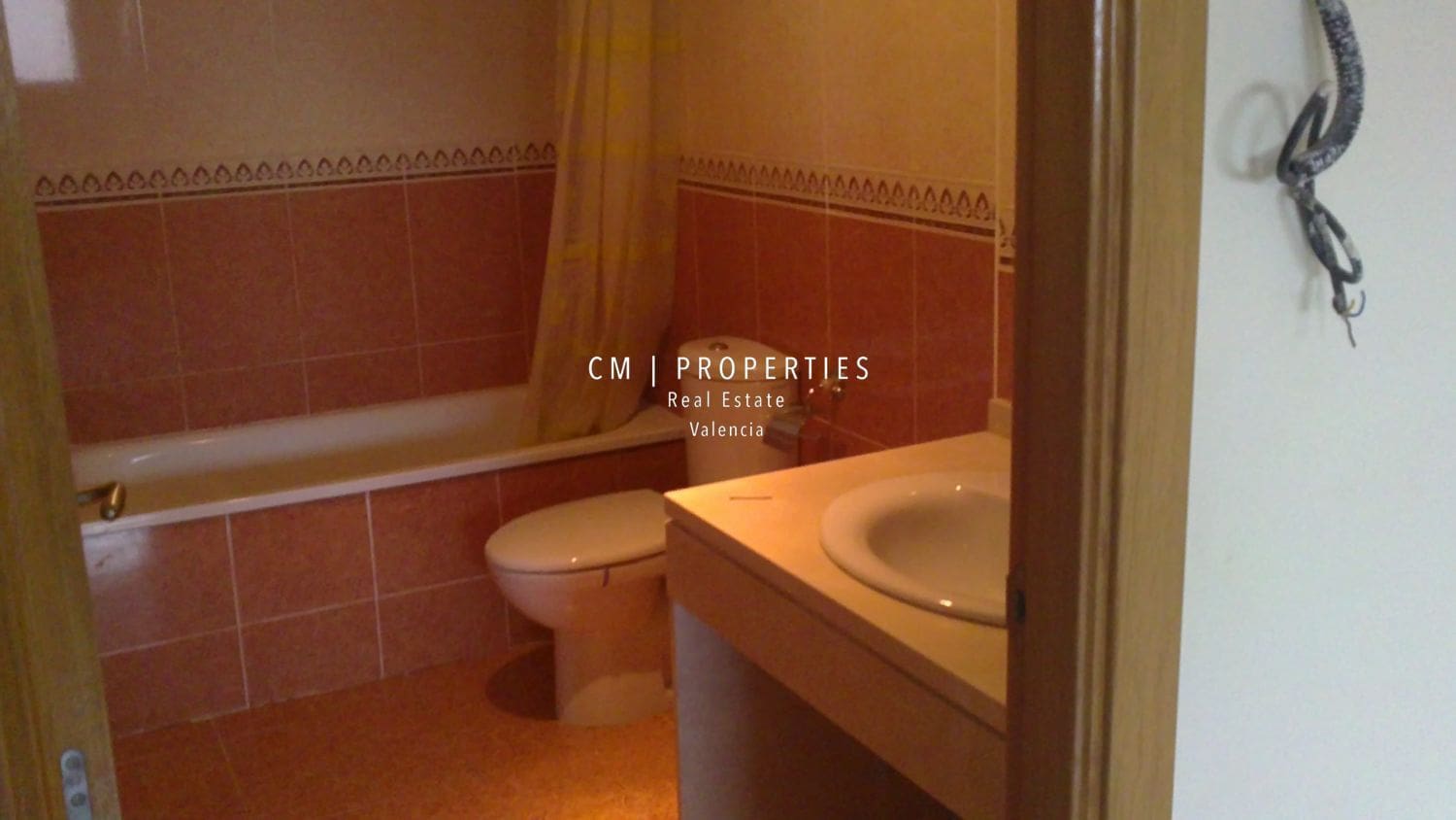 3 sypialnia Penthouse do wynajęcia w Paterna z basenem garażem - 1 750 € (Ref: 8751633)