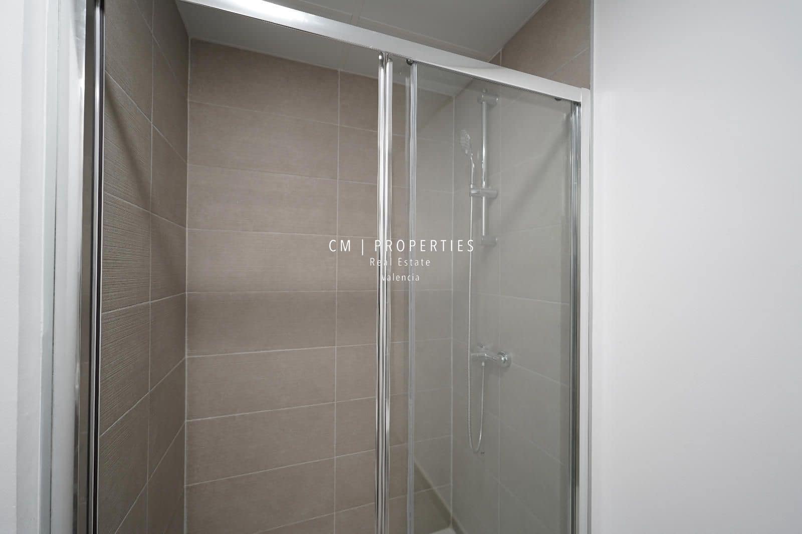 1 makuuhuone Asunto vuokrattavana paikassa Valencia kaupunki mukana 
autotalli - 1 200 € (Ref: 8760443)