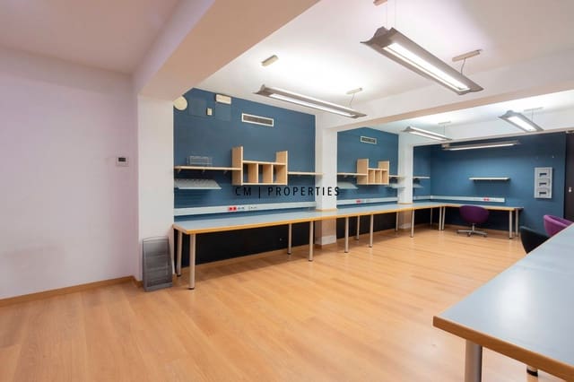 Office for rent in Mont-Olivet, Valencia city - € 3,500 (Ref: 8774598)