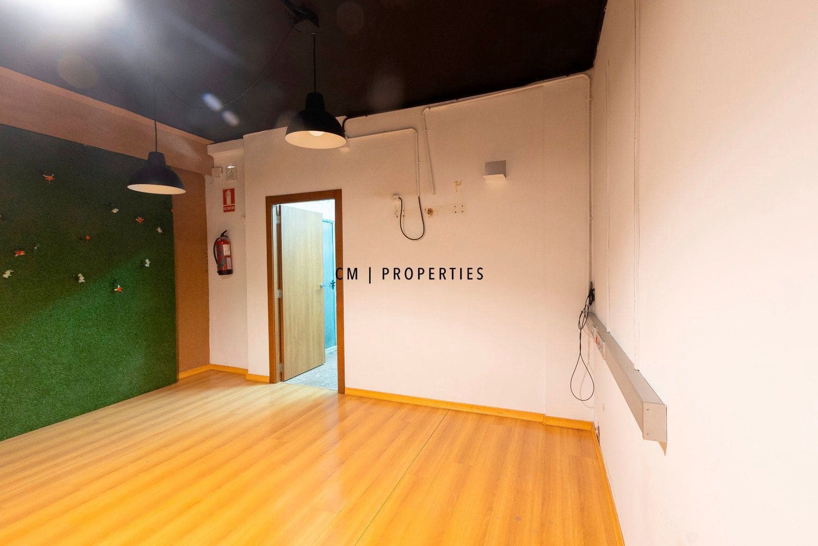 Kontor til leje i Valencia by - € 3.500 (Ref: 8774598)