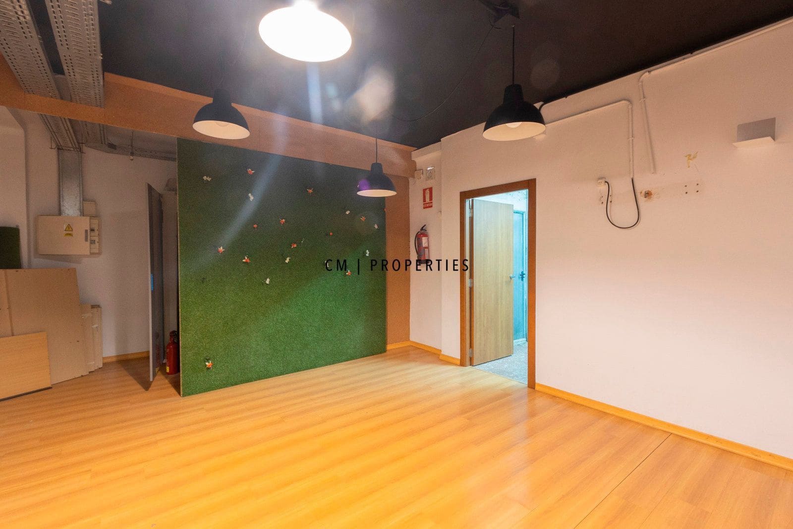 Kontor til leje i Valencia by - € 3.500 (Ref: 8774598)