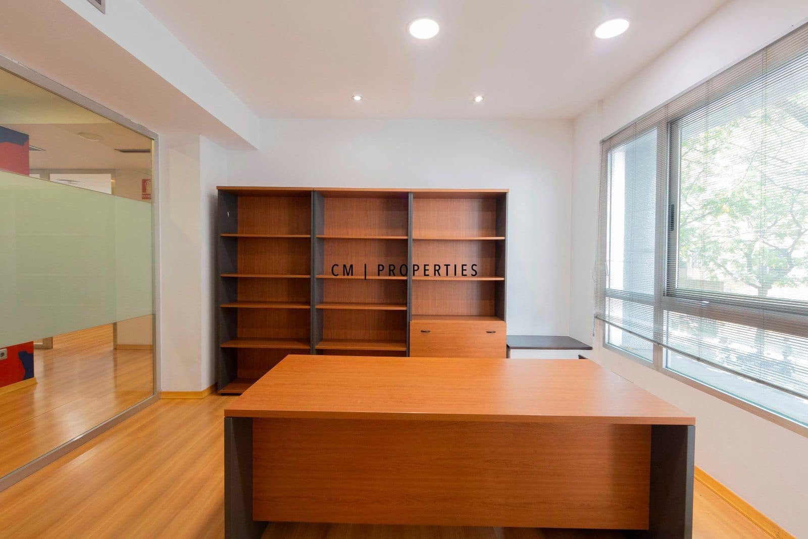 Kontor til leje i Valencia by - € 3.500 (Ref: 8774598)