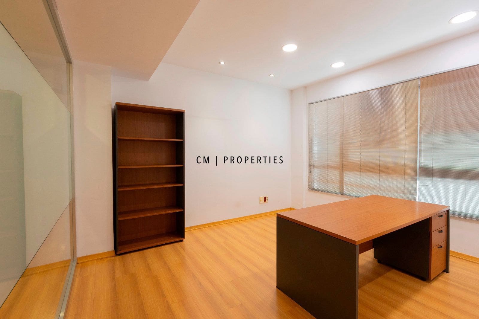 Kontor til leje i Valencia by - € 3.500 (Ref: 8774598)