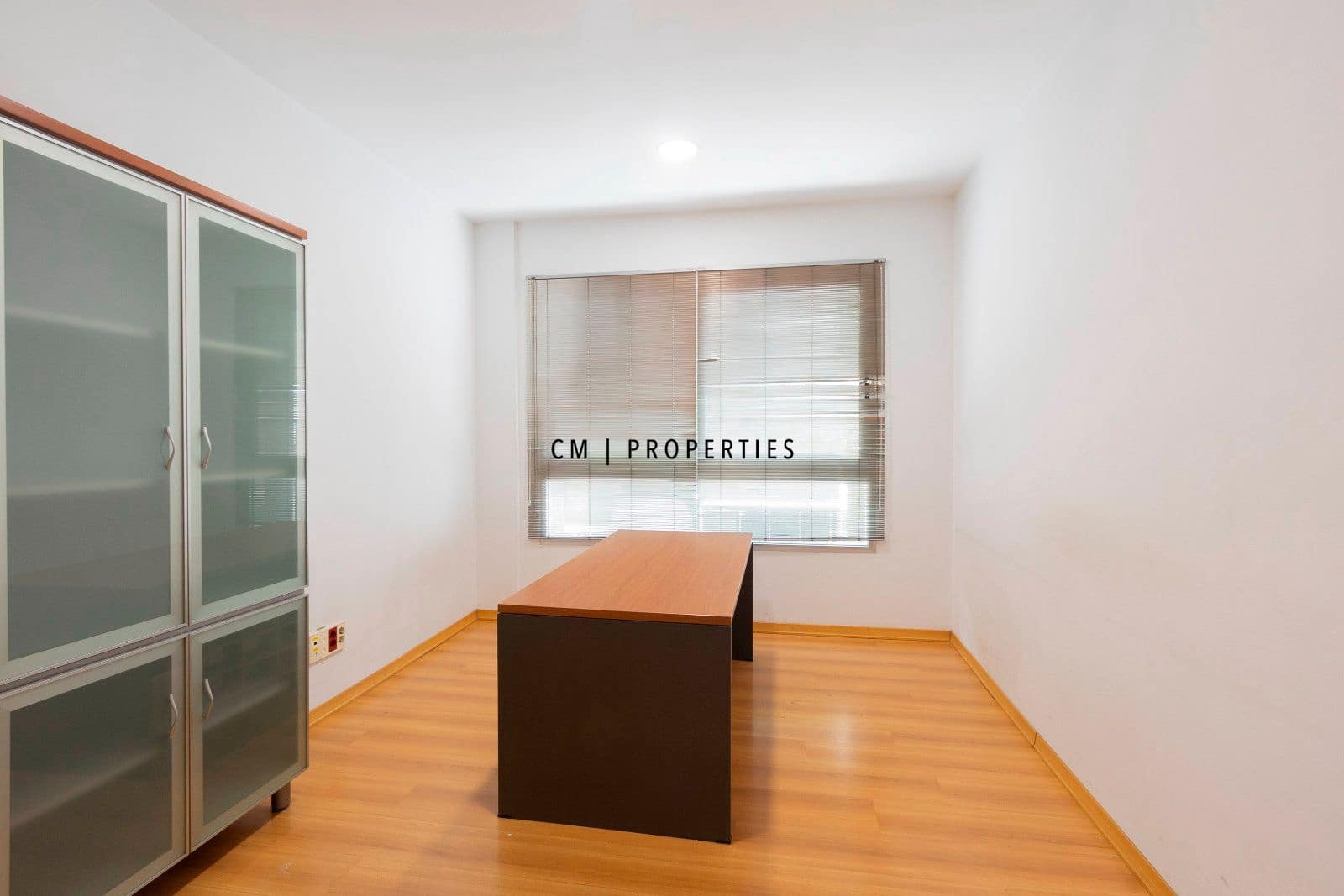 Kontor til leje i Valencia by - € 3.500 (Ref: 8774598)