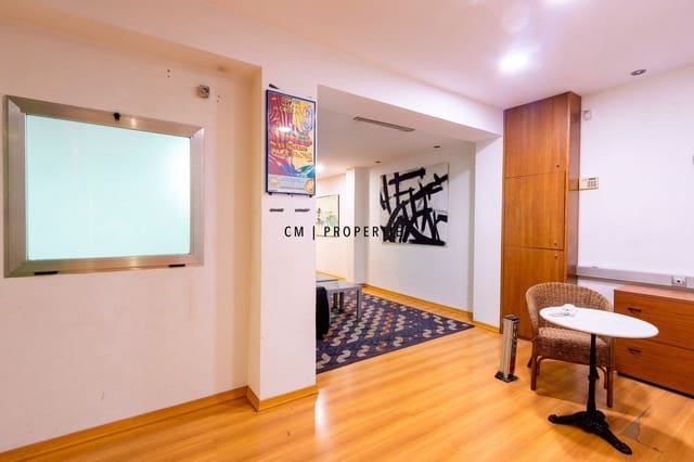 Office for rent in Mont-Olivet, Valencia city - € 3,500 (Ref: 8774598)