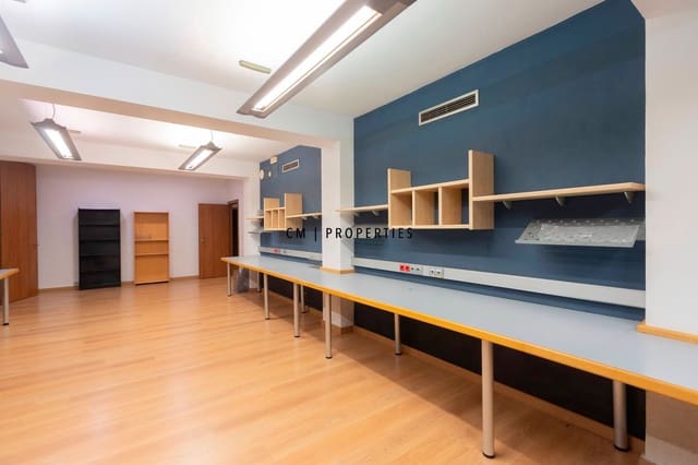 Office for rent in Mont-Olivet, Valencia city - € 3,500 (Ref: 8774598)