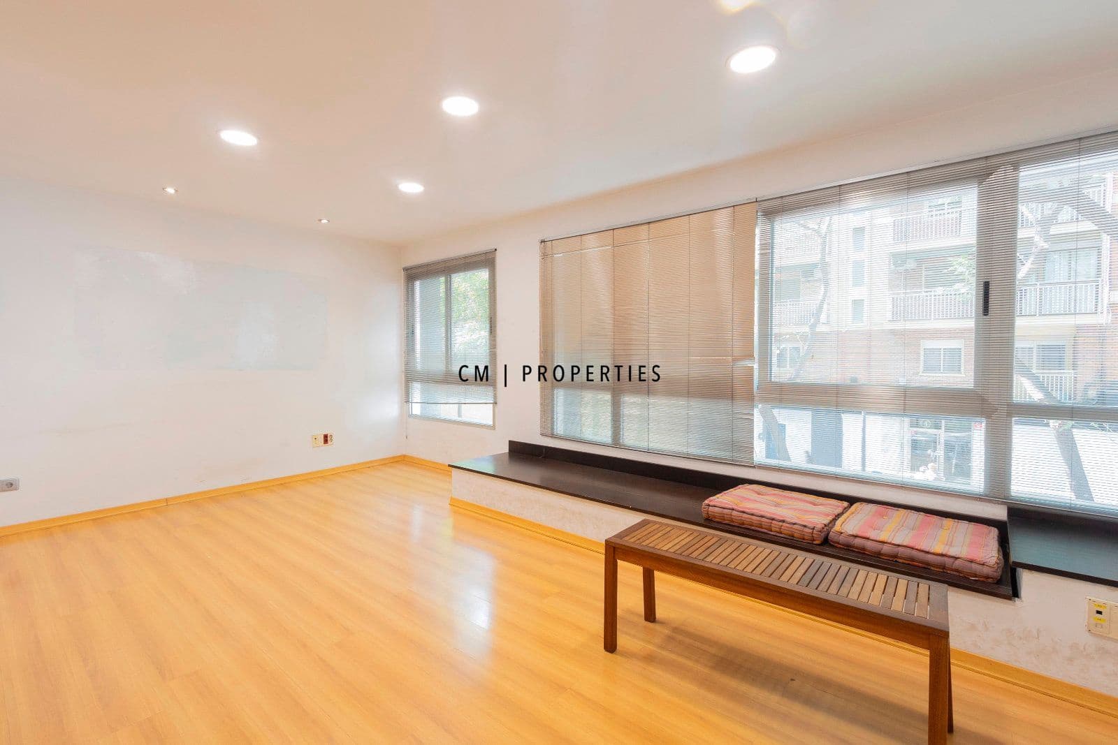 Kontor til leje i Valencia by - € 3.500 (Ref: 8774598)