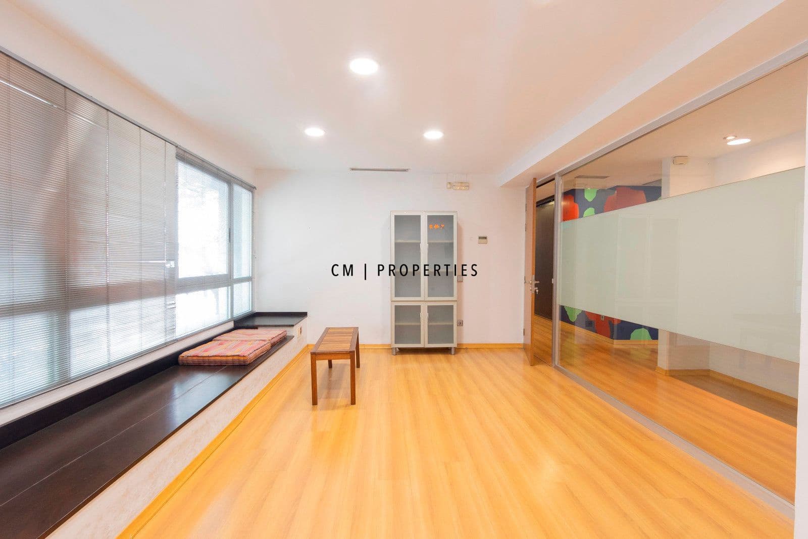 Kontor til leje i Valencia by - € 3.500 (Ref: 8774598)