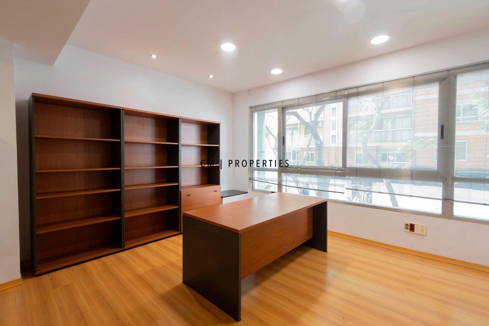 Kontor til leje i Valencia by - € 3.500 (Ref: 8774598)