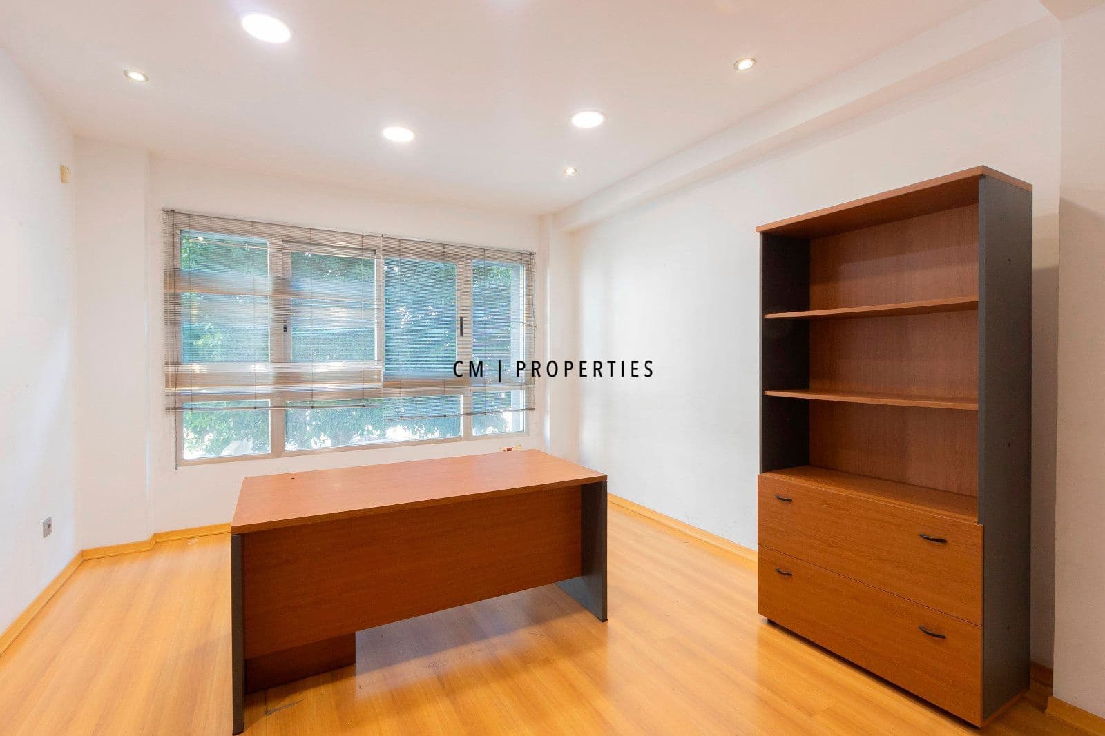 Kontor til leje i Valencia by - € 3.500 (Ref: 8774598)