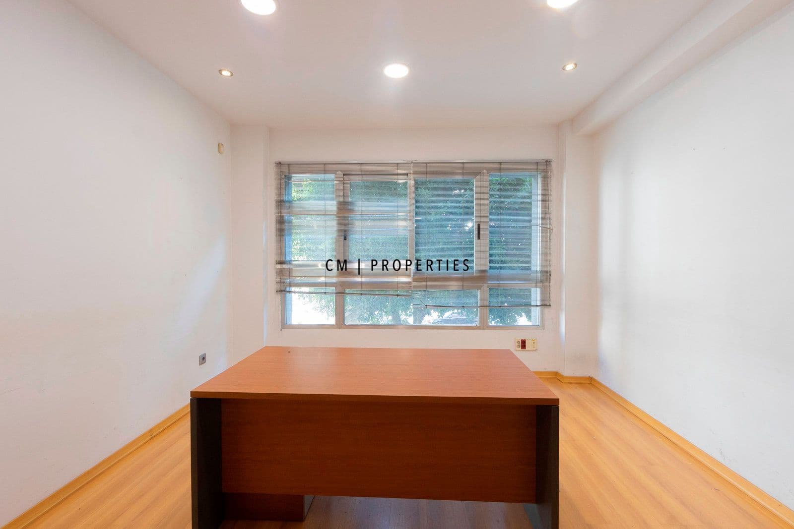 Kontor til leje i Valencia by - € 3.500 (Ref: 8774598)