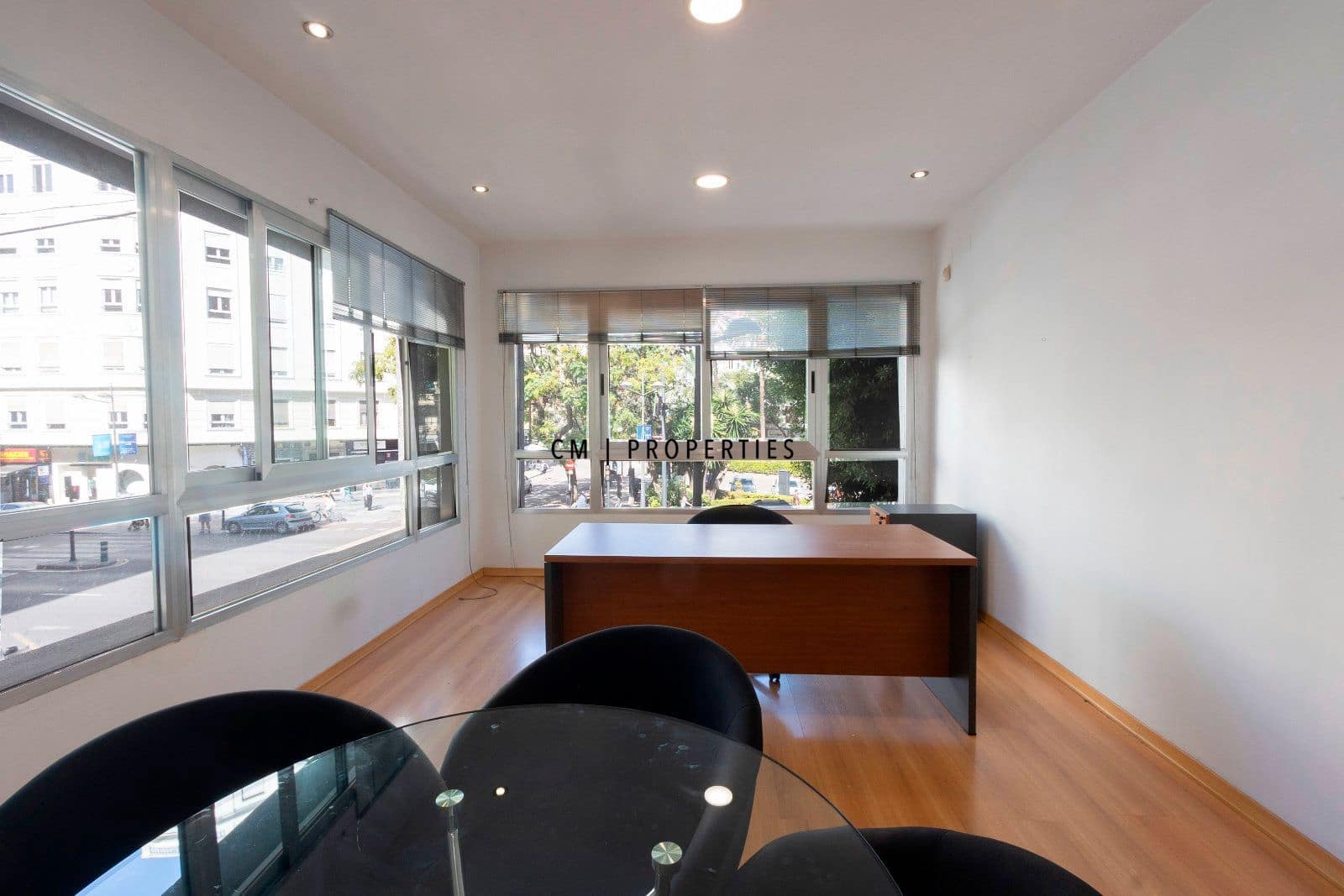 Kontor til leje i Valencia by - € 3.500 (Ref: 8774598)