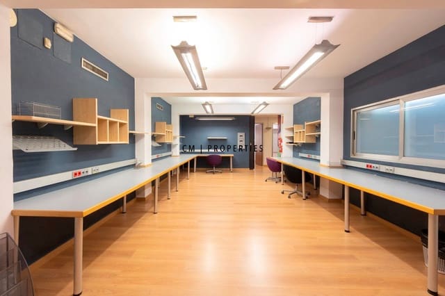 Office for rent in Mont-Olivet, Valencia city - € 3,500 (Ref: 8774598)