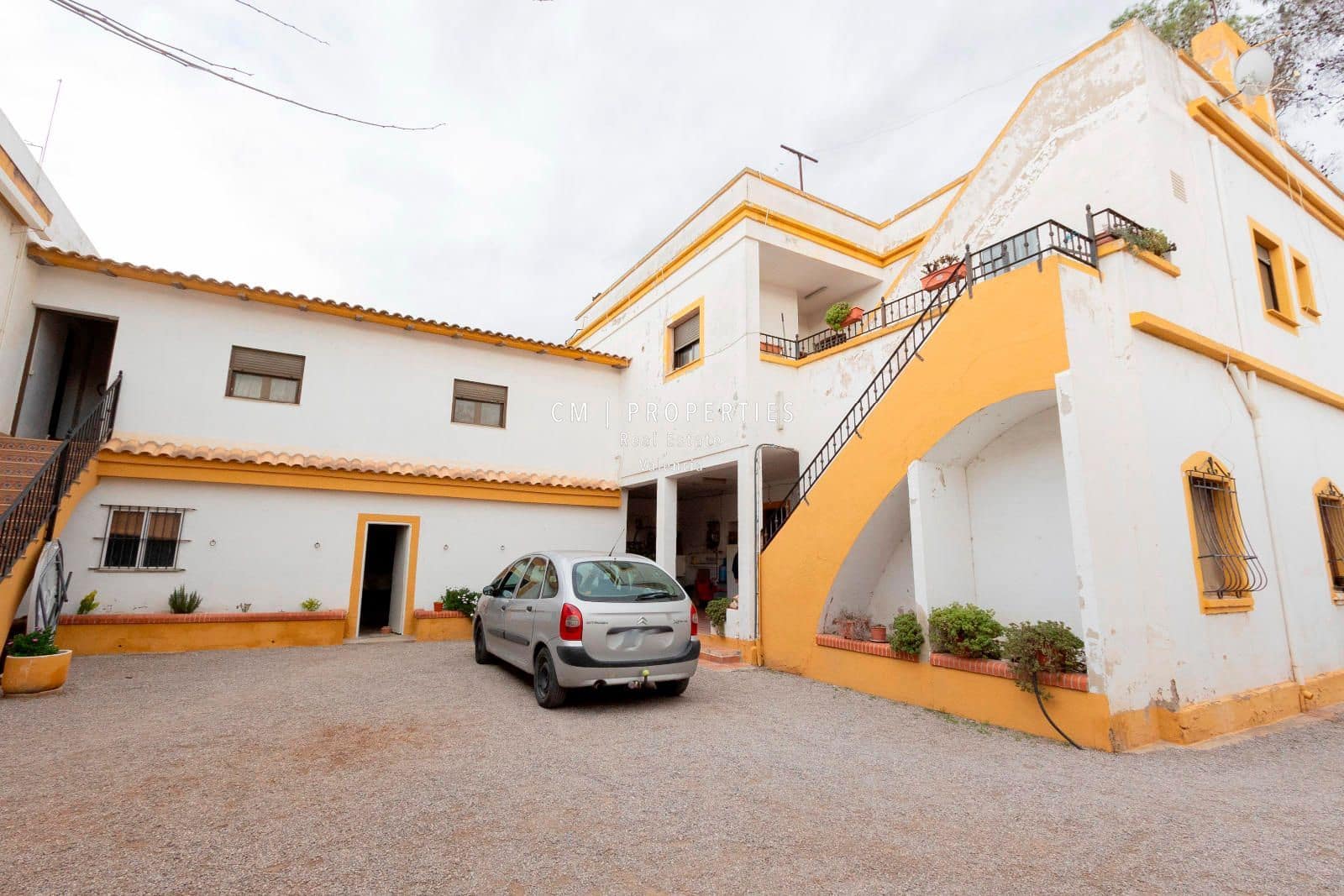 Chalet de 10 habitaciones en Riba-roja de Túria en venta - 647.000 € (Ref: 8780775)