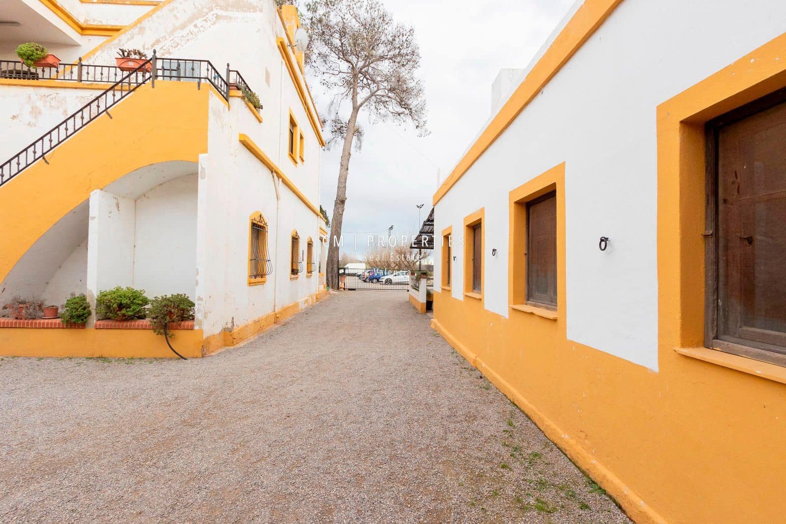 Chalet de 10 habitaciones en Riba-roja de Túria en venta - 647.000 € (Ref: 8780775)