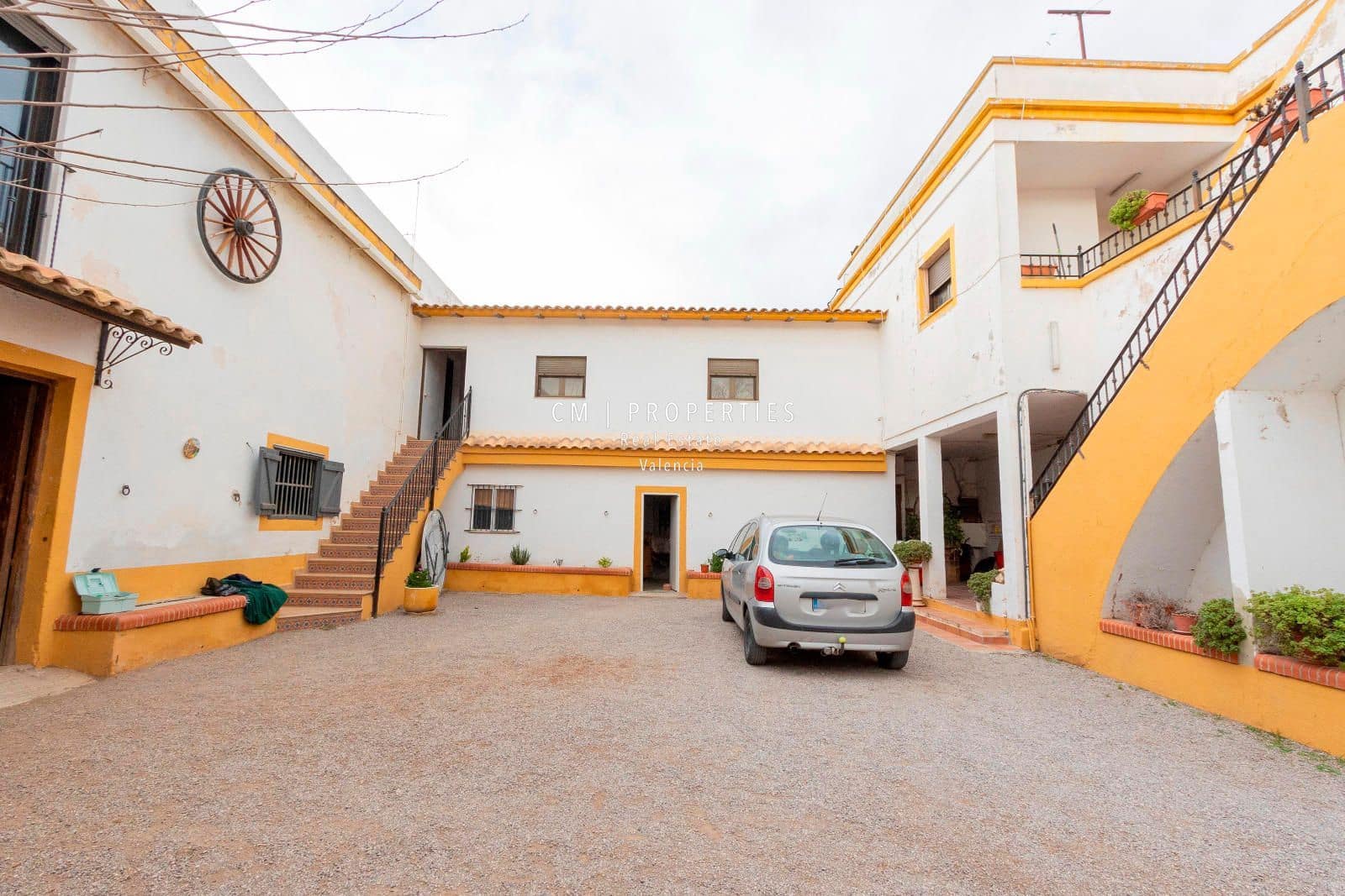 Chalet de 10 habitaciones en Riba-roja de Túria en venta - 647.000 € (Ref: 8780775)