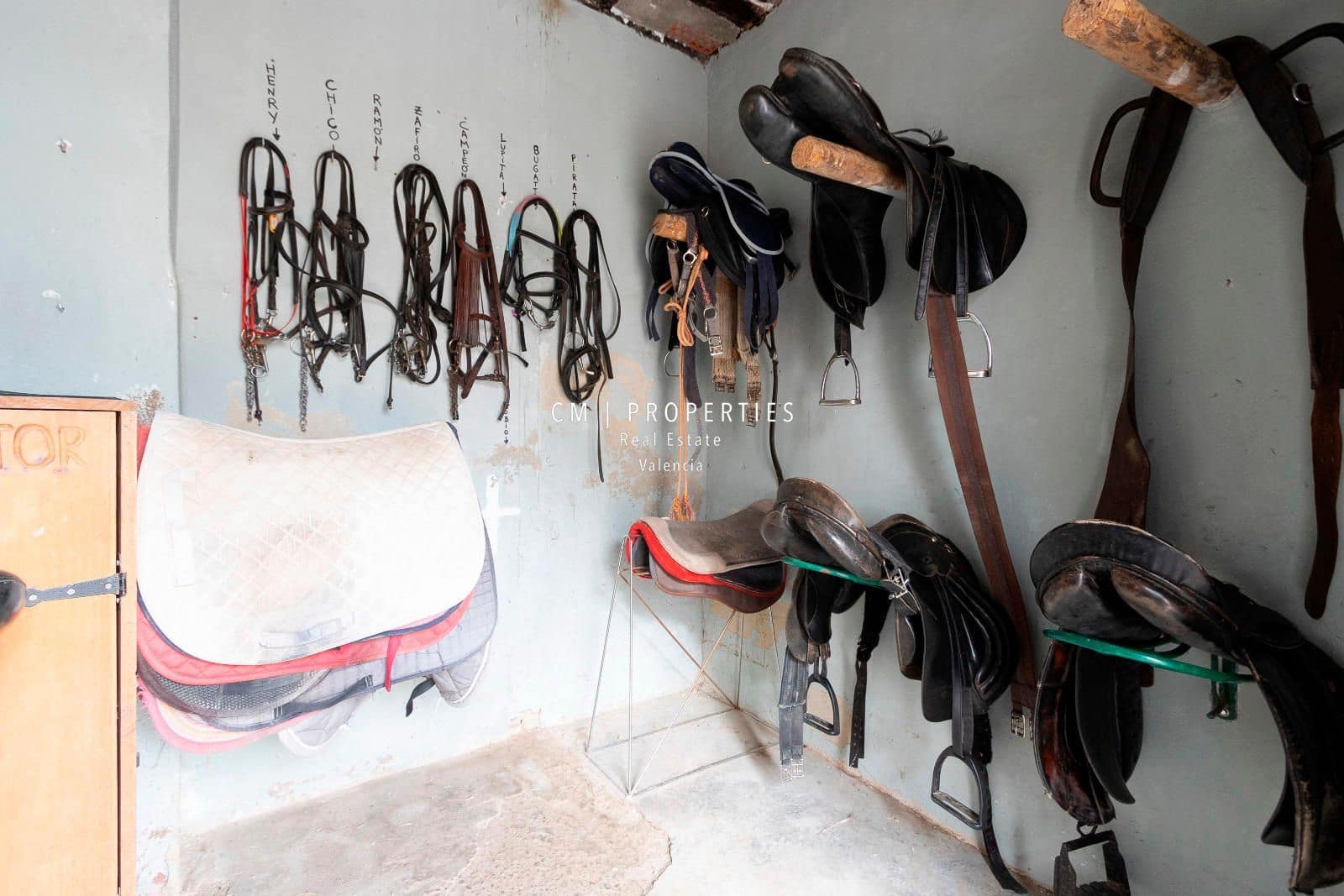 Chalet de 10 habitaciones en Riba-roja de Túria en venta - 647.000 € (Ref: 8780775)