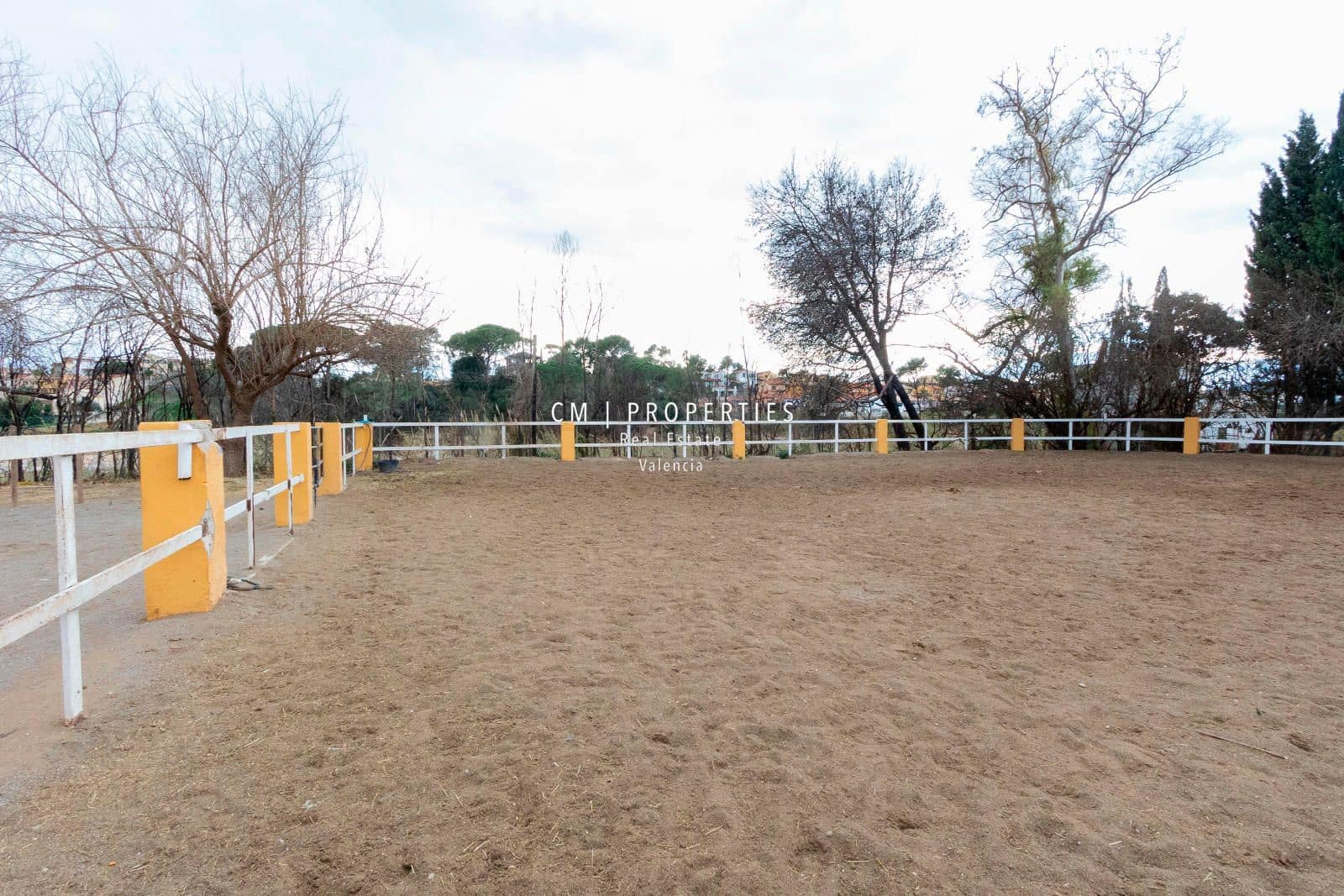 Chalet de 10 habitaciones en Riba-roja de Túria en venta - 647.000 € (Ref: 8780775)