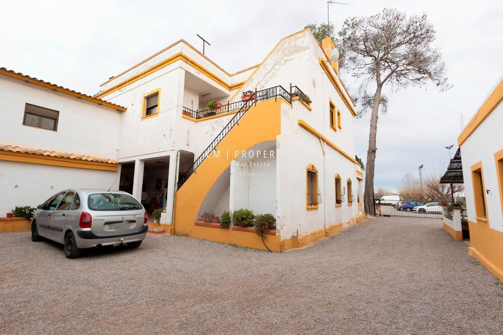 Chalet de 10 habitaciones en Riba-roja de Túria en venta - 647.000 € (Ref: 8780775)
